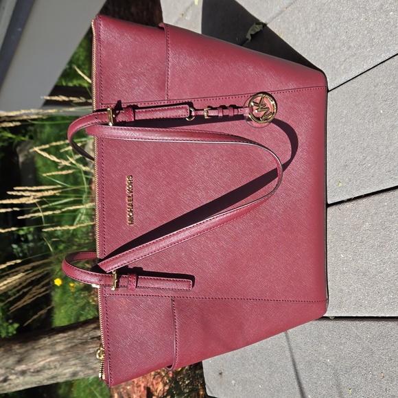 Michael Kors Large Jet set travel Tote *Firm* - Picture 2 of 12